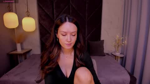 Snapshot of agnes_sky chatting on 10/29/25, 10:06 Agnes online show from 10/29/25, 10:06