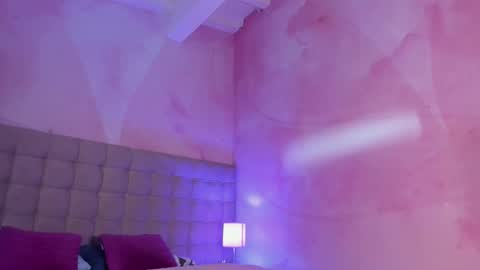 agnesrocuzzo online show from 12/17/25, 04:24