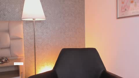 Snapshot of ah_mara chatting on 05/20/26, 11:38 Ahmara online show from 05/20/26, 11:38