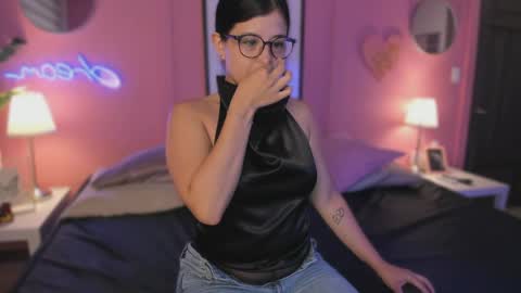 Snapshot of ah_mara chatting on 05/24/26, 03:17 Ahmara online show from 05/24/26, 03:17