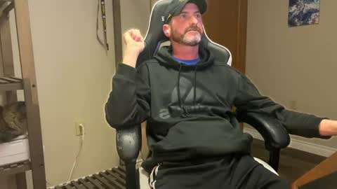 Snapshot of ah_shucks_ chatting on 04/01/26, 03:18 AhShucks online show from 04/01/26, 03:18