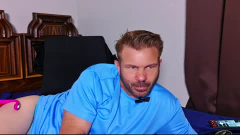 Blue Eyed Handsome Man online show from 06/11/26, 02:00