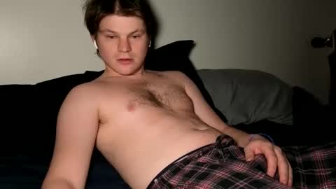 Snapshot of ahblah chatting on 12/16/25, 03:55 ahblah online show from 12/16/25, 03:55