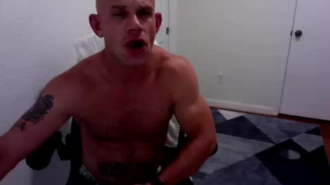 Snapshot of ahern1985 chatting on 10/19/25, 09:26 ahern1985 online show from 10/19/25, 09:26