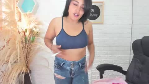 Snapshot of ahisha09 chatting on 02/05/25, 02:37 Ahisha online show from 02/05/25, 02:37