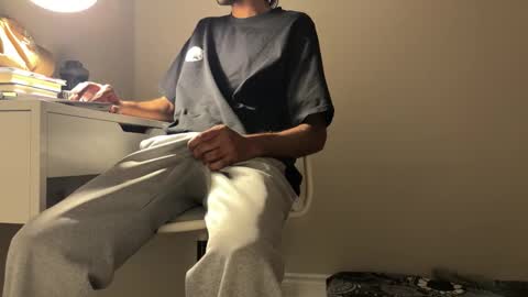 Snapshot of ahmedkhan632131 chatting on 01/18/26, 03:10 Dylan online show from 01/18/26, 03:10