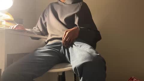 Snapshot of ahmedkhan632131 chatting on 02/13/26, 01:56 Dylan online show from 02/13/26, 01:56