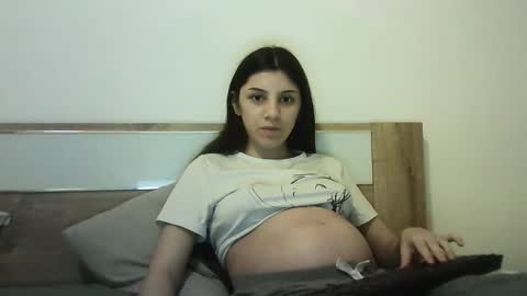 Snapshot of ahotkitty18 chatting on 11/05/25, 05:13 Selena online show from 11/05/25, 05:13