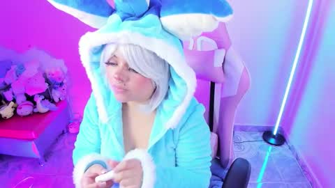 Ahri help me get to 100  online show from 12/17/25, 03:34