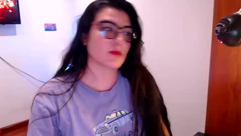 Ahriana Bluff online show from 12/18/25, 02:06