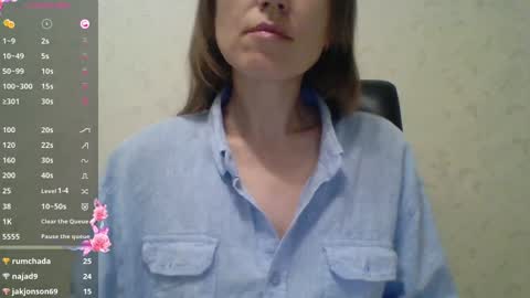 Snapshot of ahtena chatting on 01/11/25, 05:07 Ahtena online show from 01/11/25, 05:07