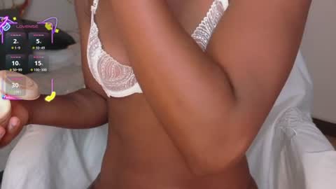 Ahvi Ebony online show from 07/16/26, 12:44