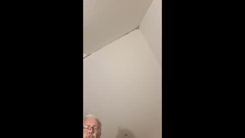 Snapshot of ahzakks1 chatting on 04/01/26, 01:39 ahzakks1 online show from 04/01/26, 01:39