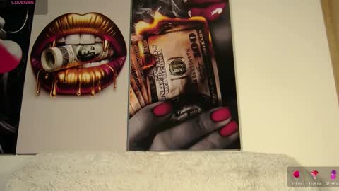 Aida  online show from 10/25/25, 08:55