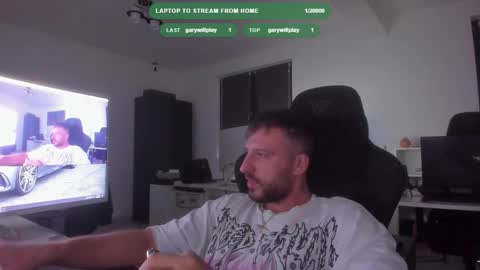 Snapshot of aidenmatthew chatting on 10/09/25, 02:37 Aiden online show from 10/09/25, 02:37