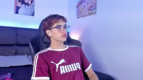 Aiden  online show from 10/03/25, 12:02