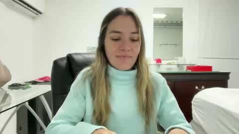 Aile online show from 10/26/25, 03:12