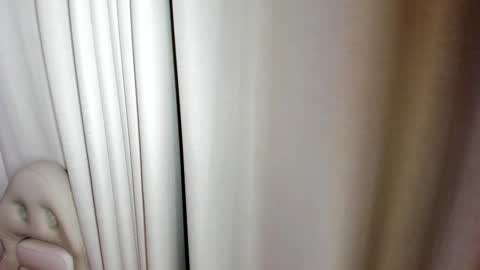   online show from 12/23/25, 01:58