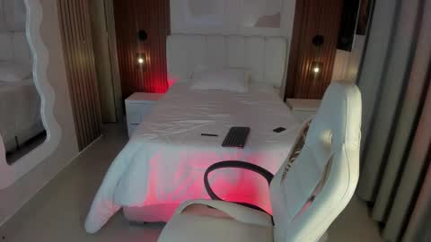 Snapshot of ailee_naughty chatting on 02/07/26, 12:14 online show from 02/07/26, 12:14