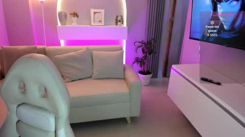 Snapshot of ailee_naughty chatting on 02/24/26, 02:20 online show from 02/24/26, 02:20