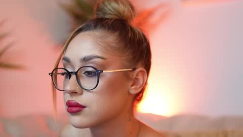  Aileen  online show from 10/14/25, 07:36