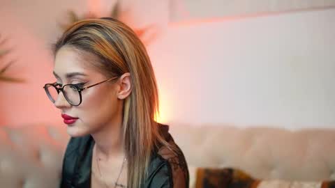  Aileen  online show from 10/19/25, 06:41