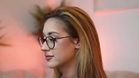  Aileen  online show from 10/21/25, 06:41