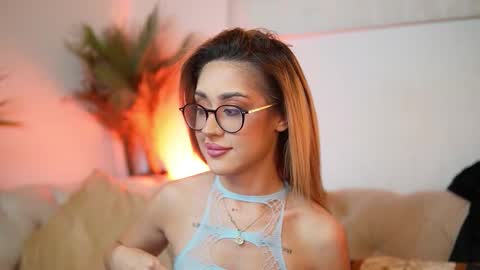  Aileen  online show from 11/23/25, 08:30