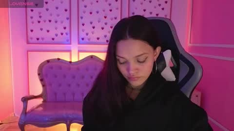 Snapshot of ailen_t_ chatting on 09/13/25, 02:44 ailen online show from 09/13/25, 02:44