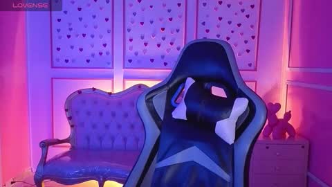 Snapshot of ailen_t_ chatting on 10/10/25, 03:05 ailen online show from 10/10/25, 03:05