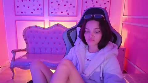 Snapshot of ailen_t_ chatting on 10/11/25, 03:39 ailen online show from 10/11/25, 03:39