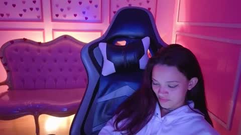 Snapshot of ailen_t_ chatting on 10/16/25, 10:27 ailen online show from 10/16/25, 10:27