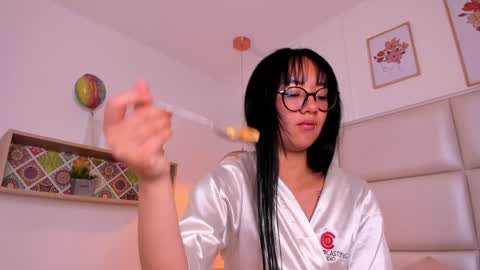 Aily Yozuko online show from 12/31/24, 10:15