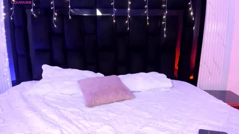 Snapshot of ailynblaze_ chatting on 03/06/26, 06:43 Ailyn Blaze online show from 03/06/26, 06:43