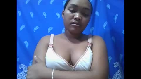 Snapshot of aimealdy chatting on 12/19/25, 05:20 aimealdy online show from 12/19/25, 05:20