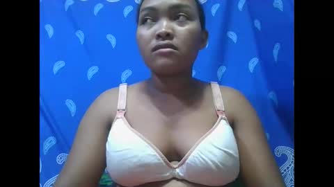 Snapshot of aimealdy chatting on 12/21/25, 06:42 aimealdy online show from 12/21/25, 06:42