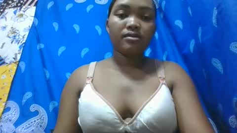 Snapshot of aimealdy chatting on 02/19/26, 08:43 aimealdy online show from 02/19/26, 08:43