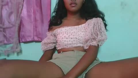 Snapshot of aimeamour chatting on 02/02/25, 01:41 aimeamour online show from 02/02/25, 01:41