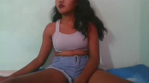 Snapshot of aimeamour chatting on 02/25/25, 01:17 aimeamour online show from 02/25/25, 01:17