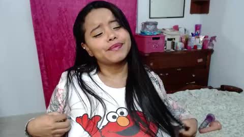 Snapshot of ainara__stone chatting on 12/31/24, 05:44 AINARA LIZ online show from 12/31/24, 05:44
