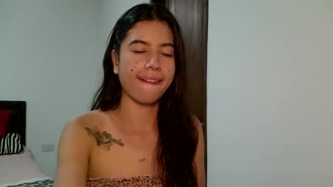 Snapshot of aine_ileana chatting on 09/26/25, 05:17 J online show from 09/26/25, 05:17