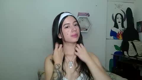 Snapshot of aine_ileana chatting on 03/22/26, 03:04 J online show from 03/22/26, 03:04