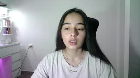 Snapshot of aineangeel chatting on 11/12/25, 11:36 AINE online show from 11/12/25, 11:36