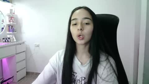Snapshot of aineangeel chatting on 05/27/26, 01:57 AINE online show from 05/27/26, 01:57