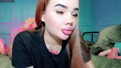 Snapshot of aira_vi chatting on 12/30/24, 03:35 Aira online show from 12/30/24, 03:35