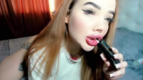 Snapshot of aira_vi chatting on 02/05/25, 03:02 Aira online show from 02/05/25, 03:02