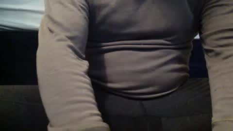 Snapshot of airier chatting on 12/04/25, 02:04 airier online show from 12/04/25, 02:04