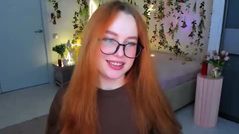 Snapshot of airysilhouette chatting on 02/06/26, 10:07 Louise online show from 02/06/26, 10:07