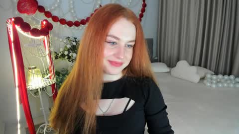 Snapshot of airysilhouette chatting on 04/03/26, 07:01 Louise online show from 04/03/26, 07:01