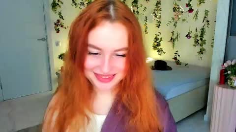 Snapshot of airysilhouette chatting on 04/16/26, 04:13 Louise online show from 04/16/26, 04:13
